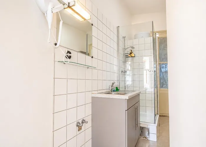 Beautiful 1br Retreat Close To Wiener Stadthalle וינה